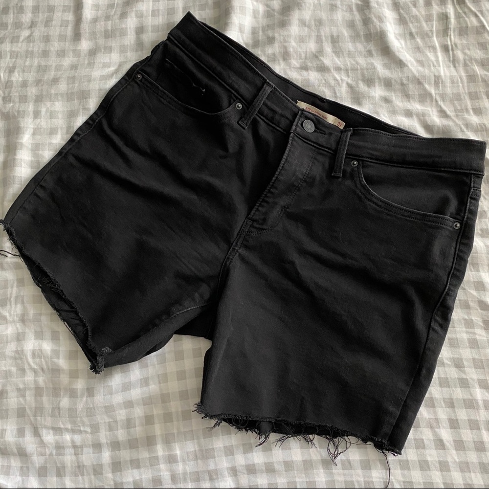 Levi’s 🖤 312 Black Jean Shorts